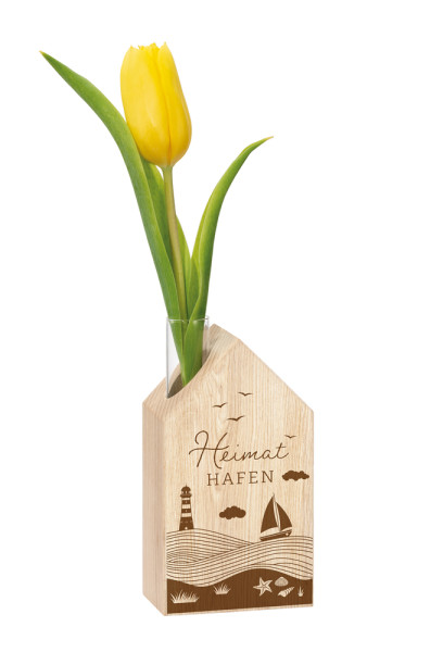 Holzhaus 'Heimathafen' mit Vase